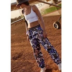 NWT FP Movement by Free People Mesmerize Me Cargo Pant size XS